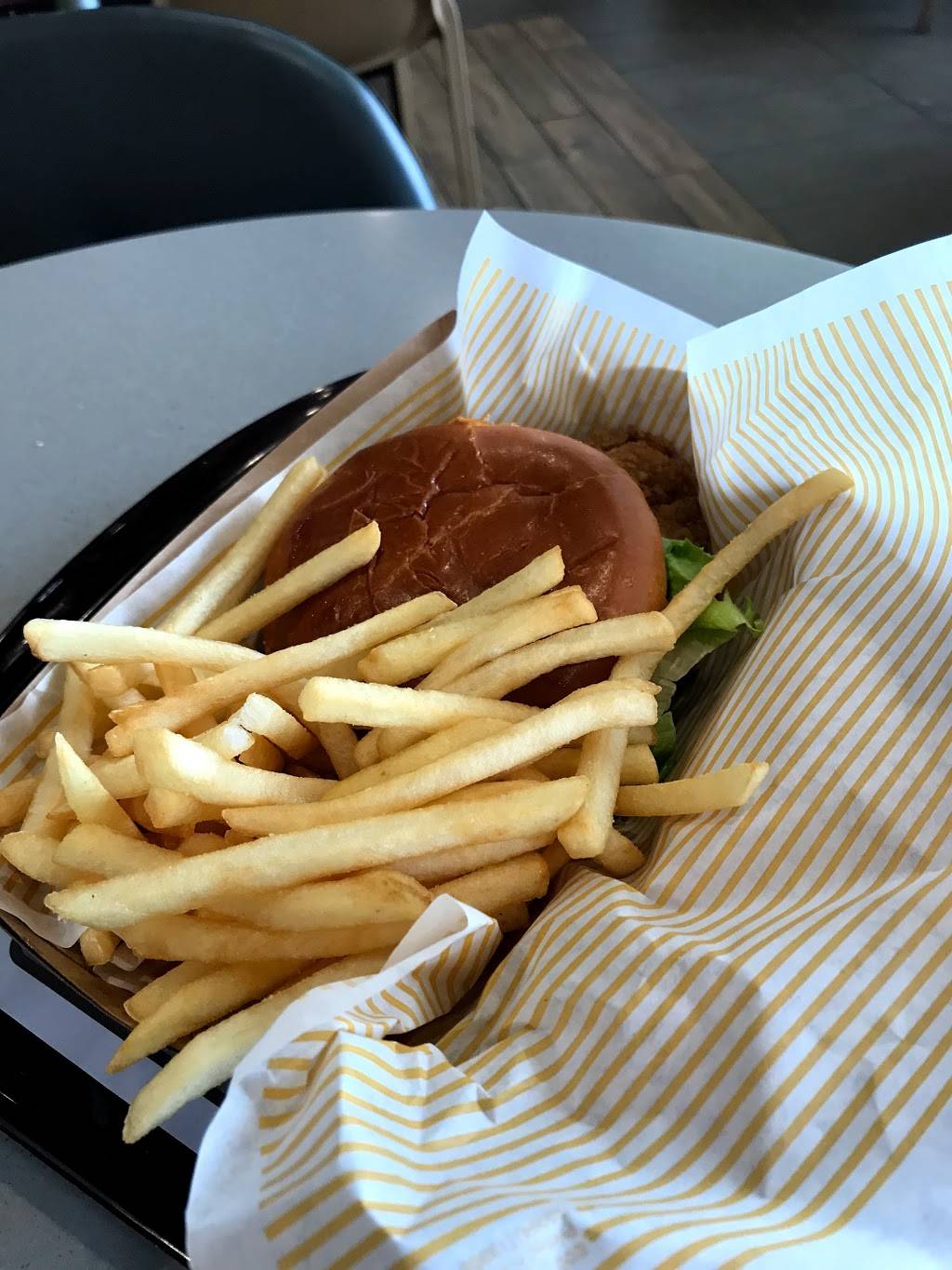 McDonalds | cafe | 5562 Merily Way, Huber Heights, OH 45424, USA | 9372368699 OR +1 937-236-8699