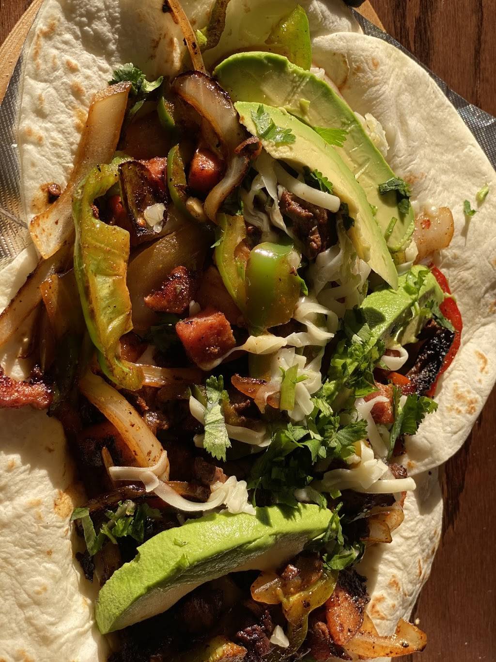 El Ranchito | restaurant | 420 Pennsylvania Ave, Holton, KS 66436, USA | 7854084663 OR +1 785-408-4663