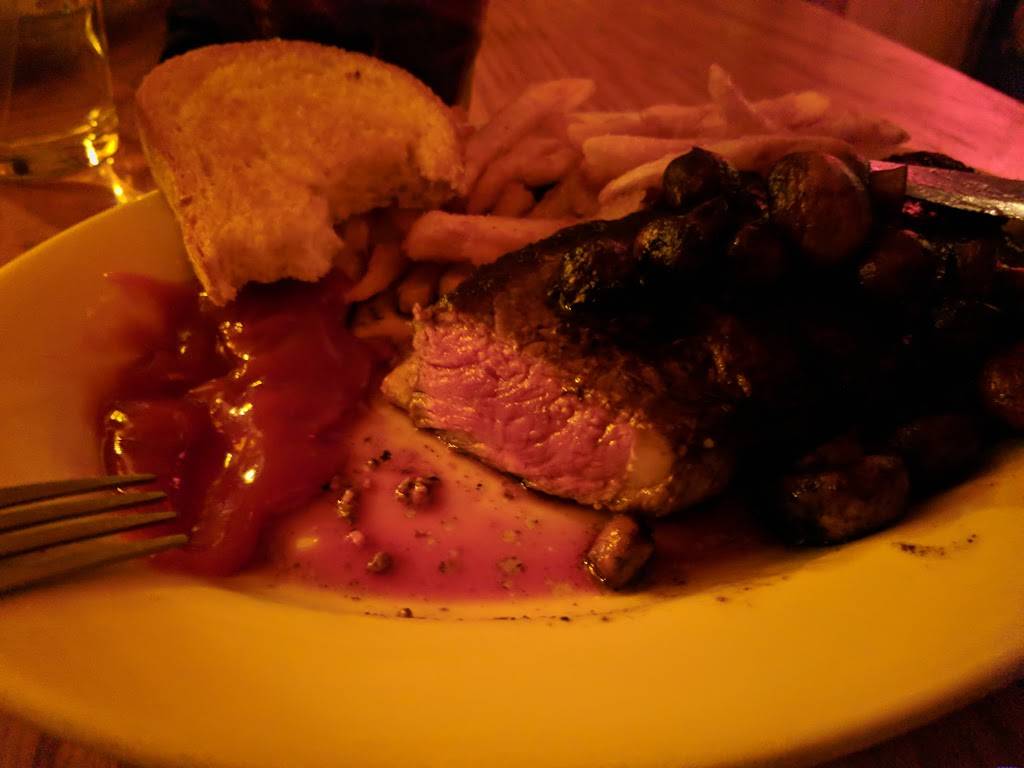 Butchs Red Mill | restaurant | 1005 S Elm Grove Rd, Brookfield, WI 53005, USA | 2627870622 OR +1 262-787-0622