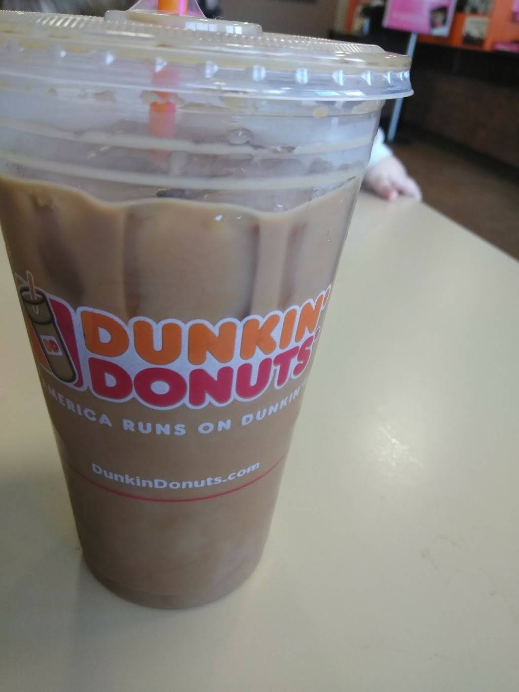 Dunkin | bakery | 590 Main St, Lewiston, ME 04240, USA | 2077836941 OR +1 207-783-6941