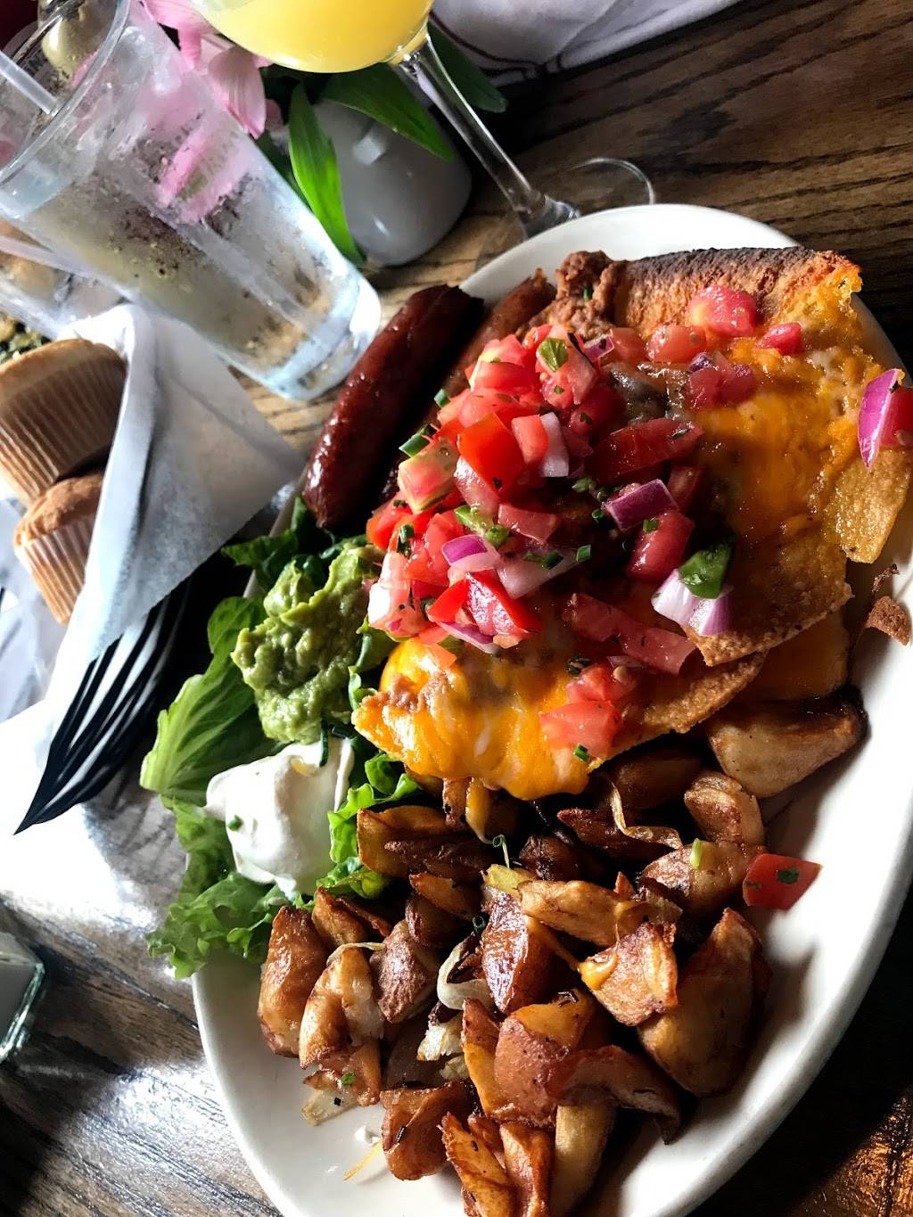 Chadwicks | restaurant | 203 Strand St, Alexandria, VA 22314, USA | 7038364442 OR +1 703-836-4442