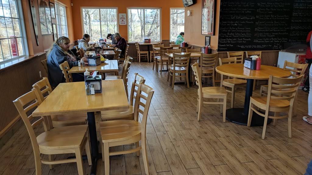 Hornets Nest Deli | restaurant | 269 E Main St, Branford, CT 06405, USA | 2034830461 OR +1 203-483-0461