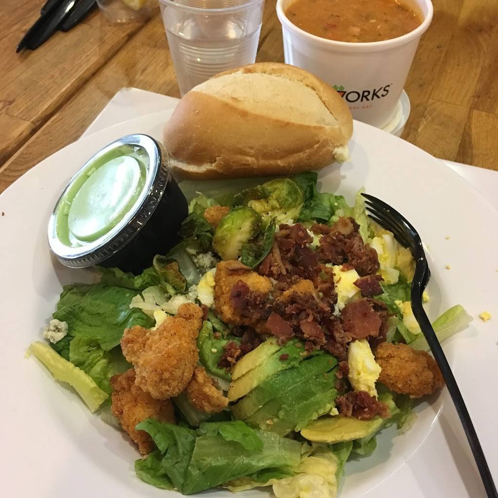 Saladworks | restaurant | 2111 State Hill Rd, Wyomissing, PA 19610, USA | 6103789100 OR +1 610-378-9100