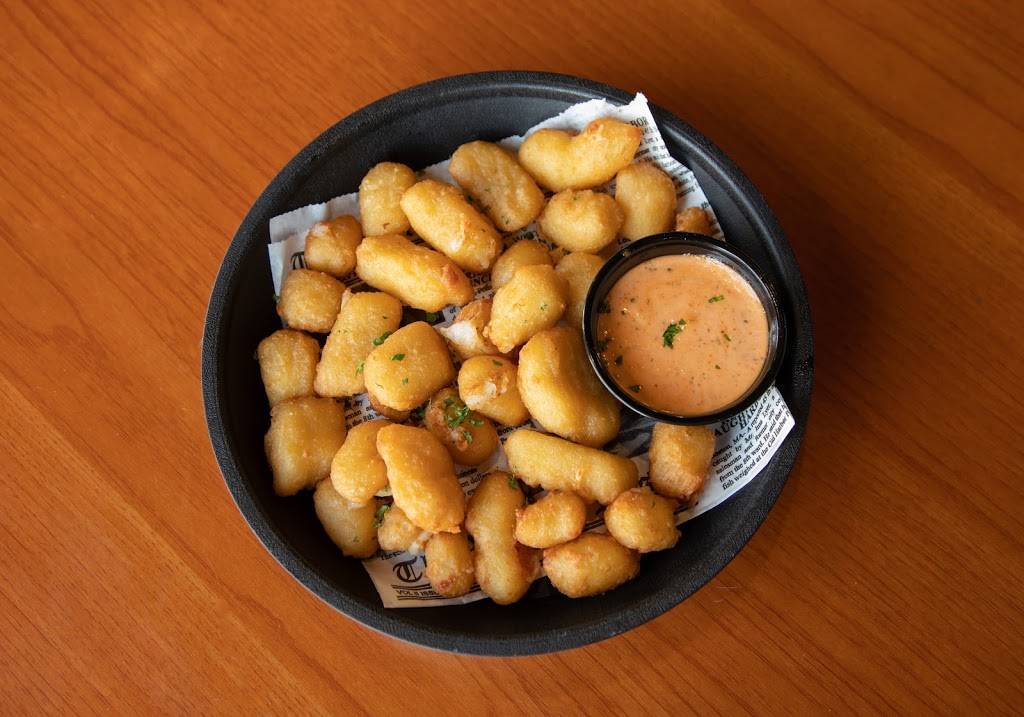 Little Tails Bar & Grill | restaurant | 840 S Waukegan Rd #113, Lake Forest, IL 60045, USA | 8472352908 OR +1 847-235-2908