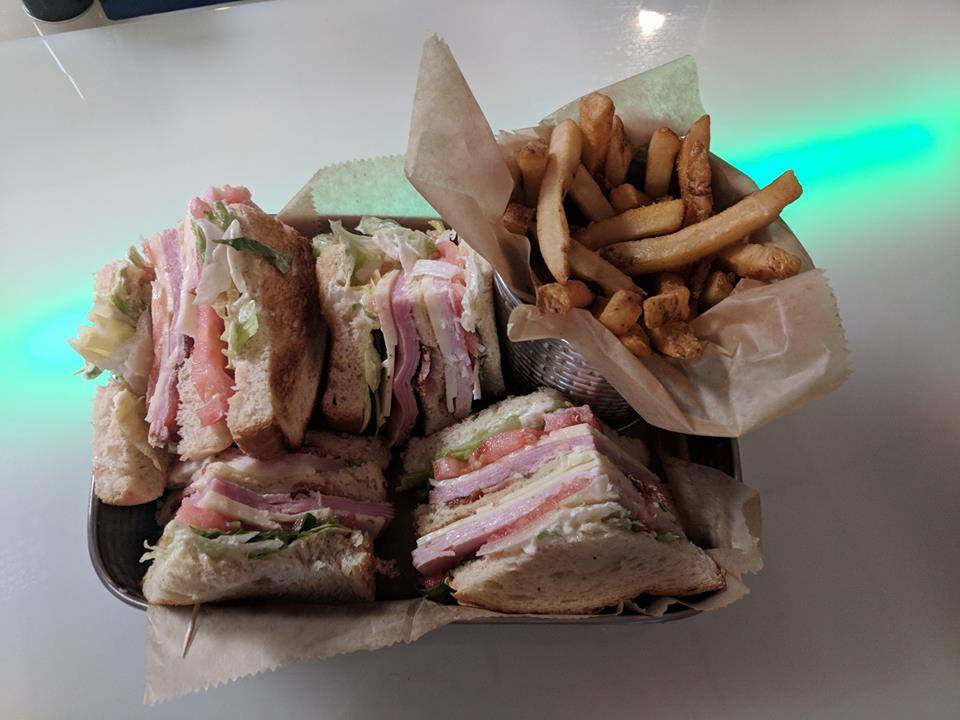 The Bucket | restaurant | 4030 Washington St W, Charleston, WV 25313, USA | 3047464417 OR +1 304-746-4417