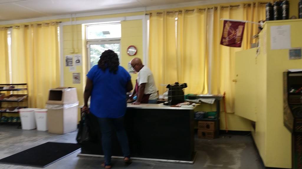 Kingstree Seafood | restaurant | 509 Kelly St, Kingstree, SC 29556, USA | 8433553025 OR +1 843-355-3025