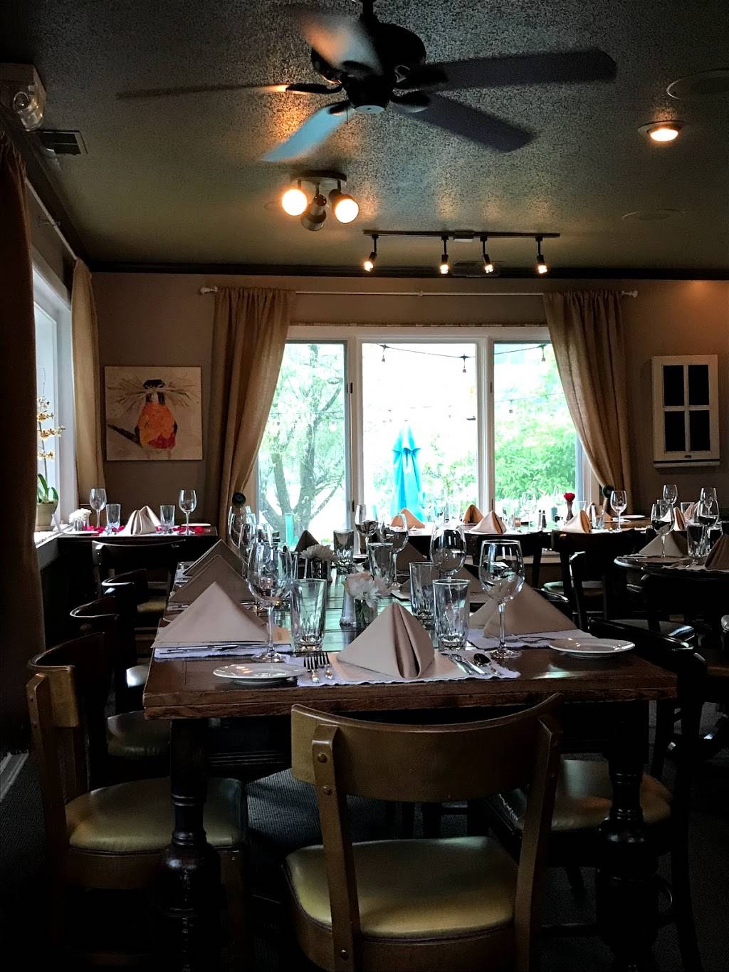 Lakeside Restaurant | restaurant | 531 Smallwood Ave, Highlands, NC 28741, USA | 8285269419 OR +1 828-526-9419