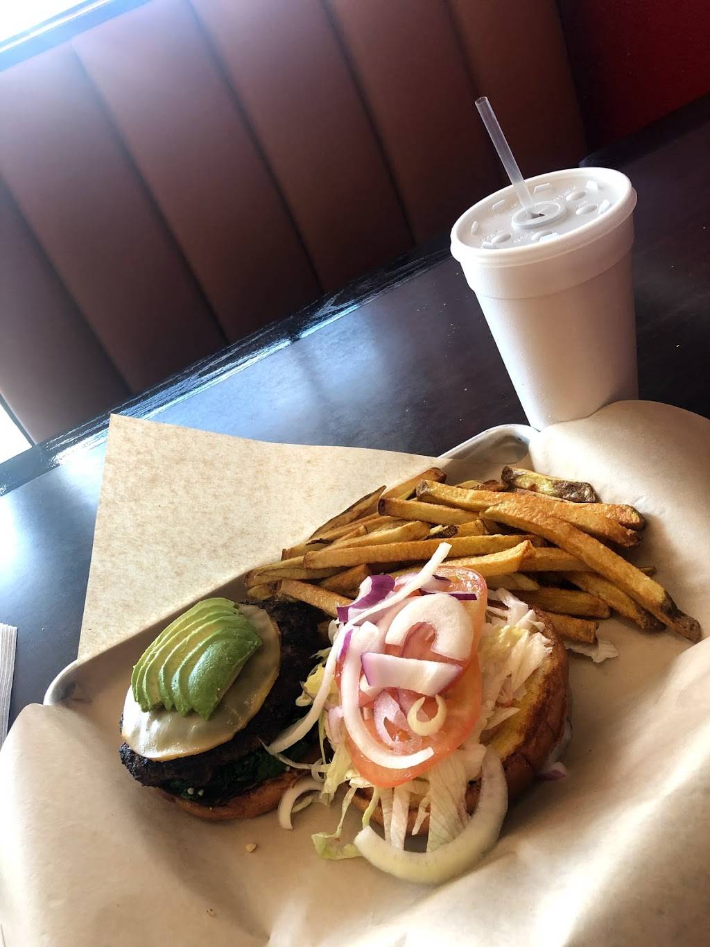 Wizards Burger, Brews and More | restaurant | 3951 Sycamore School Rd suite 130, Fort Worth, TX 76133, USA | 8173679224 OR +1 817-367-9224