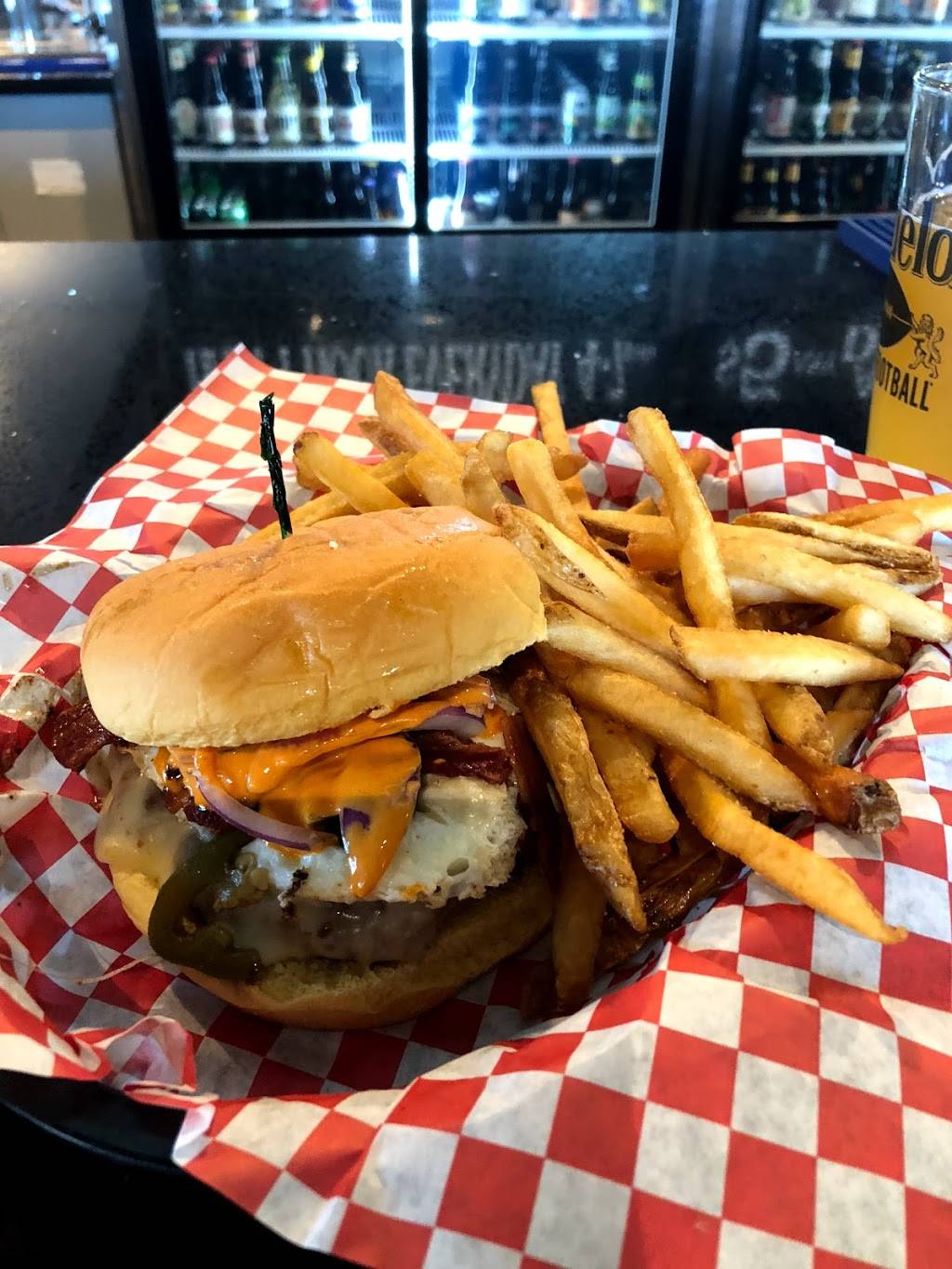 Boardwalk Fries Burgers Shakes | restaurant | 691 Tasman Dr, Sunnyvale, CA 94089, USA | 4087435110 OR +1 408-743-5110