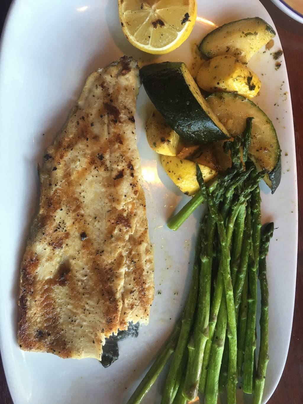 Red Lobster | restaurant | 2200 Bams Dr, Chattanooga, TN 37421, USA | 4234903488 OR +1 423-490-3488