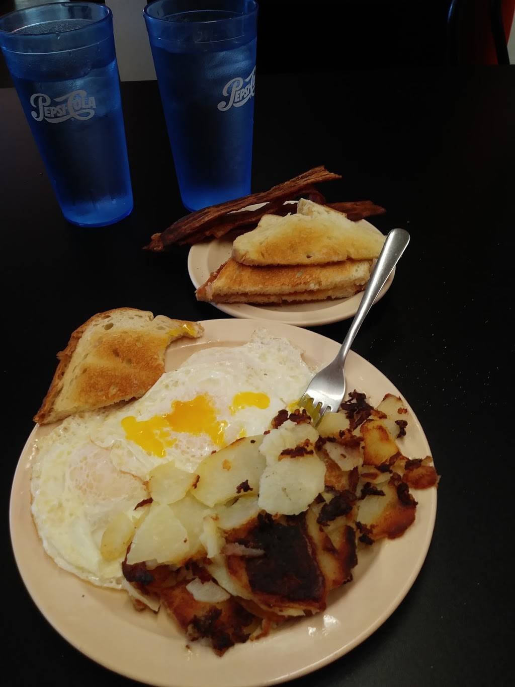 Brendas On the Causeway | restaurant | 314 Causeway Blvd, Dunedin, FL 34698, USA | 7277341405 OR +1 727-734-1405