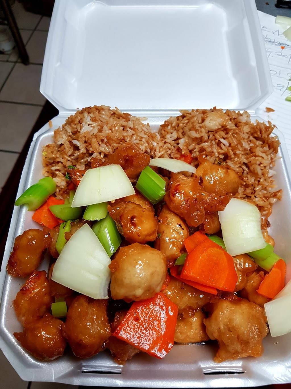 Chongs Carry Out | restaurant | 113 N Main St, Royalton, IL 62983, USA | 6189842725 OR +1 618-984-2725
