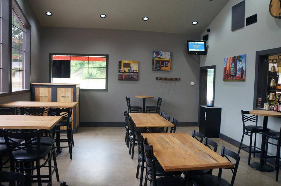 Portland Party Store | restaurant | 607 E Grand River Ave, Portland, MI 48875, USA | 5176472400 OR +1 517-647-2400