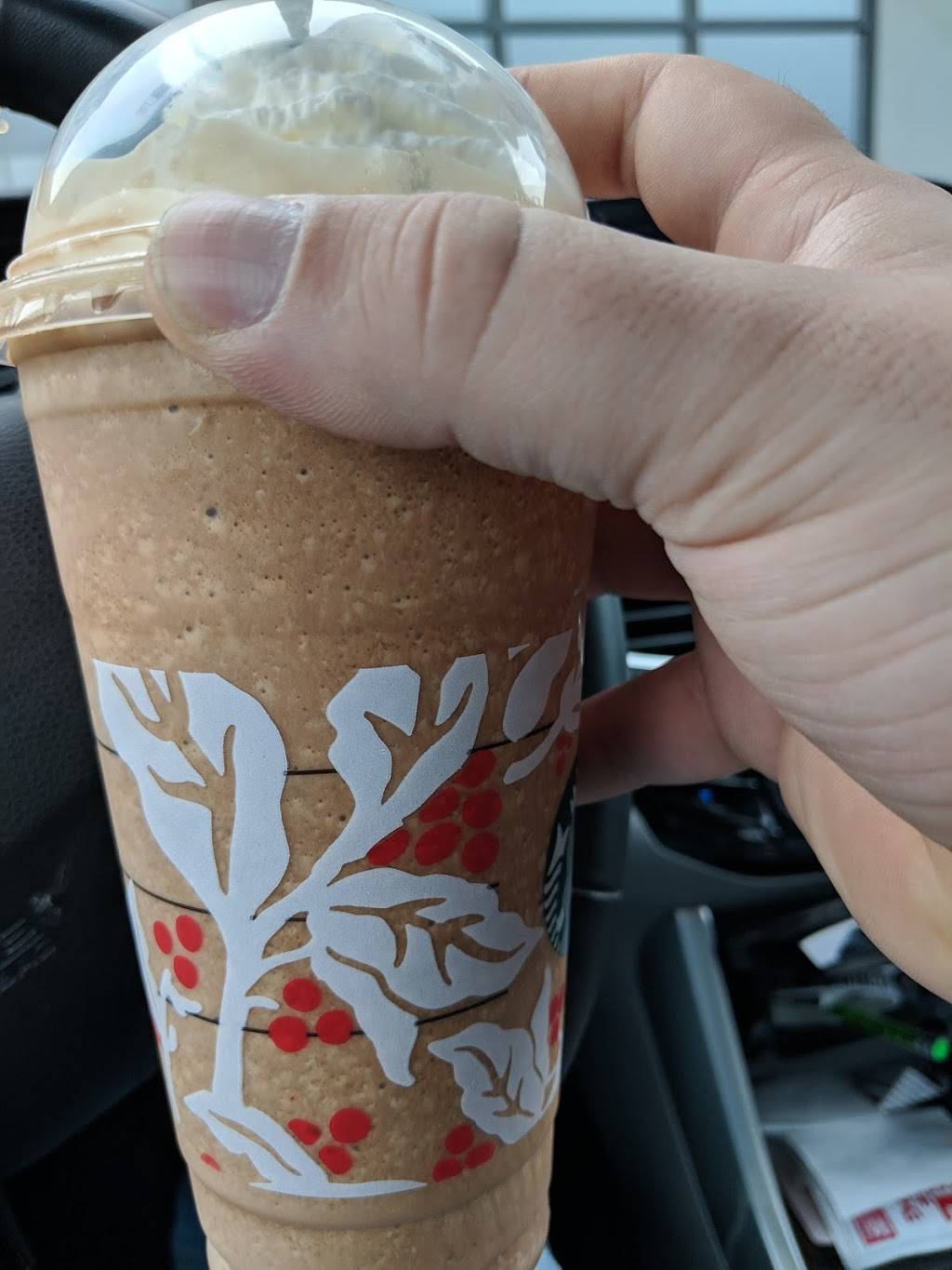 Starbucks | cafe | 1490 Hillcrest Ave, Springfield, OH 45504, USA | 9373259300 OR +1 937-325-9300