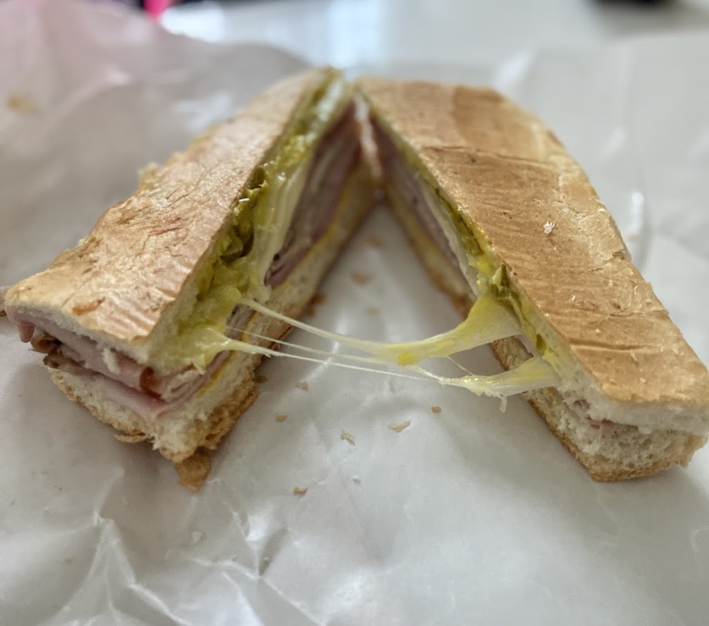 Crypto Street Restaurant | restaurant | 309 Coronado Dr, Clearwater Beach, FL 33767, USA | 7274773443 OR +1 727-477-3443