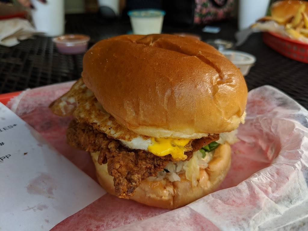 Village Burger | restaurant | 1426 Dunwoody Village Pkwy, Dunwoody, GA 30338, USA | 7705221600 OR +1 770-522-1600