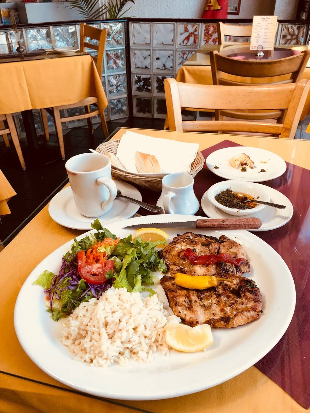 El Morfi Grill | restaurant | 241 N Brand Blvd, Glendale, CA 91203, USA | 8185474420 OR +1 818-547-4420