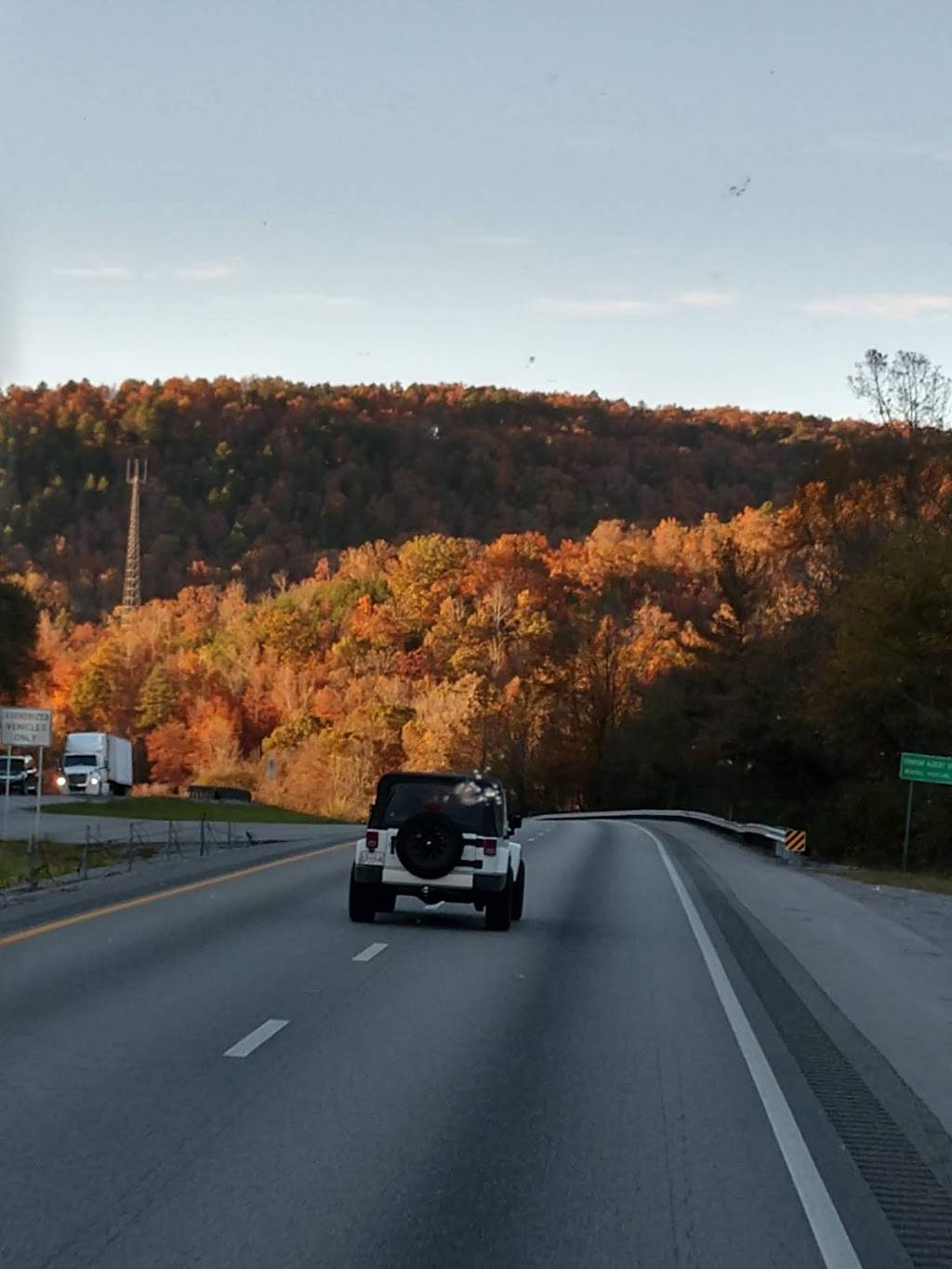 Pilot Travel Center | restaurant | 640 Dixie Lee Ave, Monteagle, TN 37356, USA | 9319245111 OR +1 931-924-5111