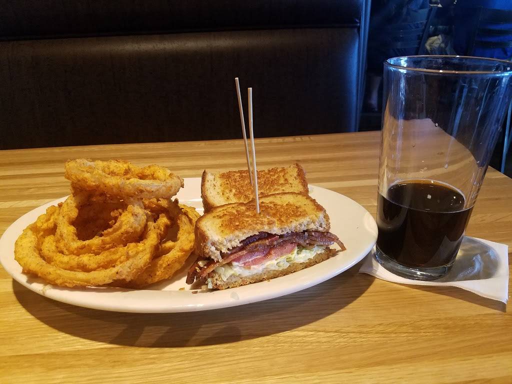 Blue 32 Sports Grill | restaurant | 4845 S Arizona Ave, Chandler, AZ 85248, USA | 4802846496 OR +1 480-284-6496