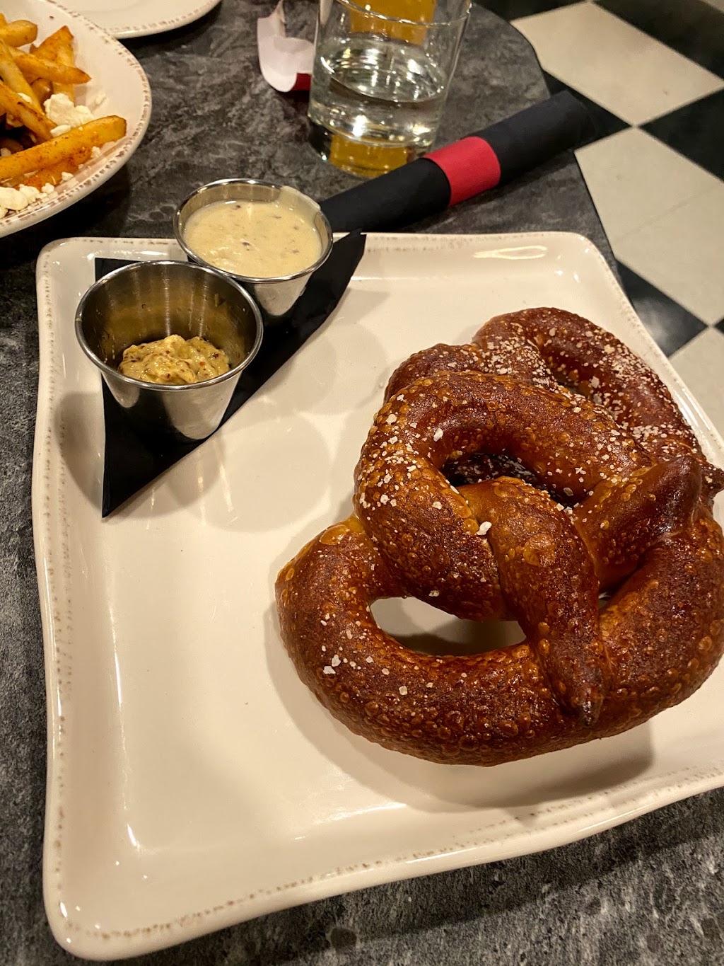 The Artisan Pig | restaurant | 66 Court St, Plymouth, MA 02360, USA | 7744047012 OR +1 774-404-7012