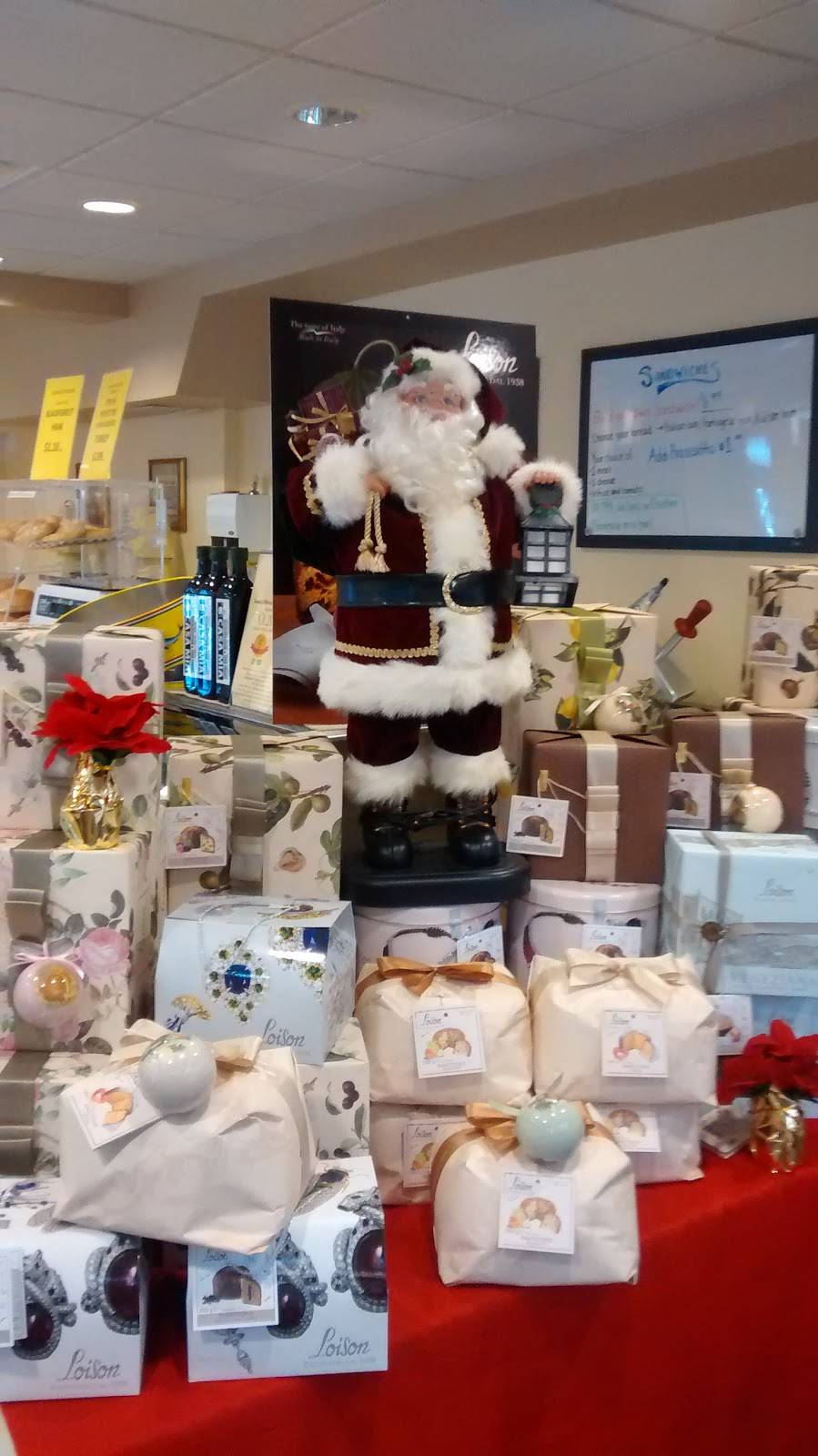 Casa Mia | restaurant | 1985 Queen St E, Toronto, ON M4L 1J1, Canada | 6473491340 OR +1 647-349-1340