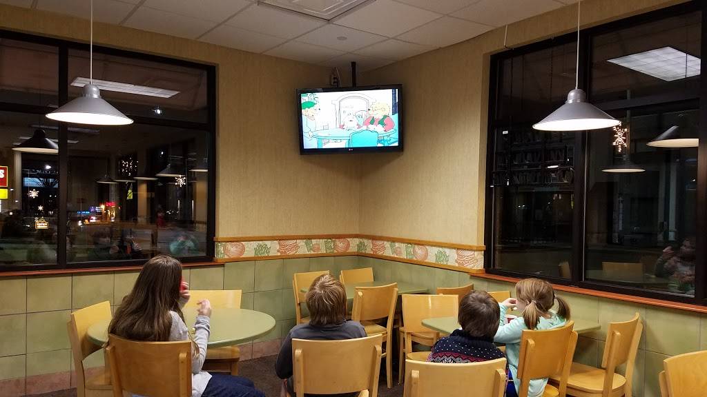 Wendys | restaurant | 555 W Lancaster Ave, Haverford, PA 19041, USA | 6105254462 OR +1 610-525-4462