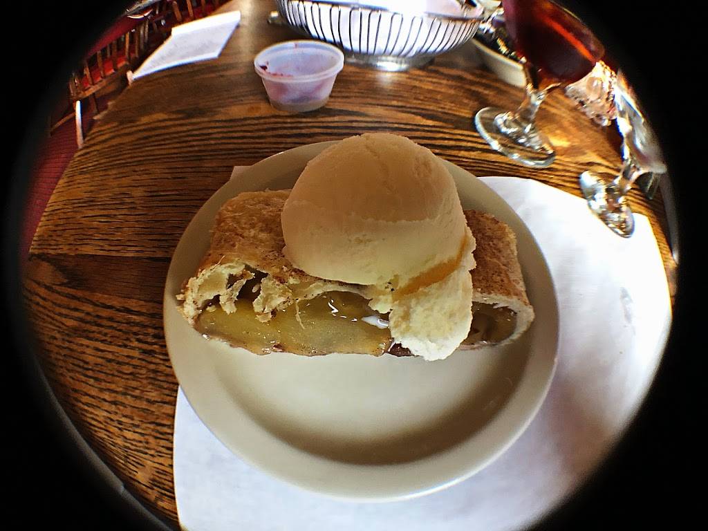 Heritage House | restaurant | 21225 US-14, Harvard, IL 60033, USA | 8159436153 OR +1 815-943-6153