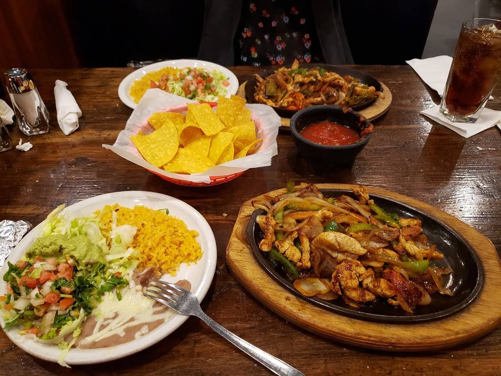 El Vaquero Mexican Restaurant | restaurant | 3007 Kensington Ct, Albany, GA 31721, USA | 2294358448 OR +1 229-435-8448