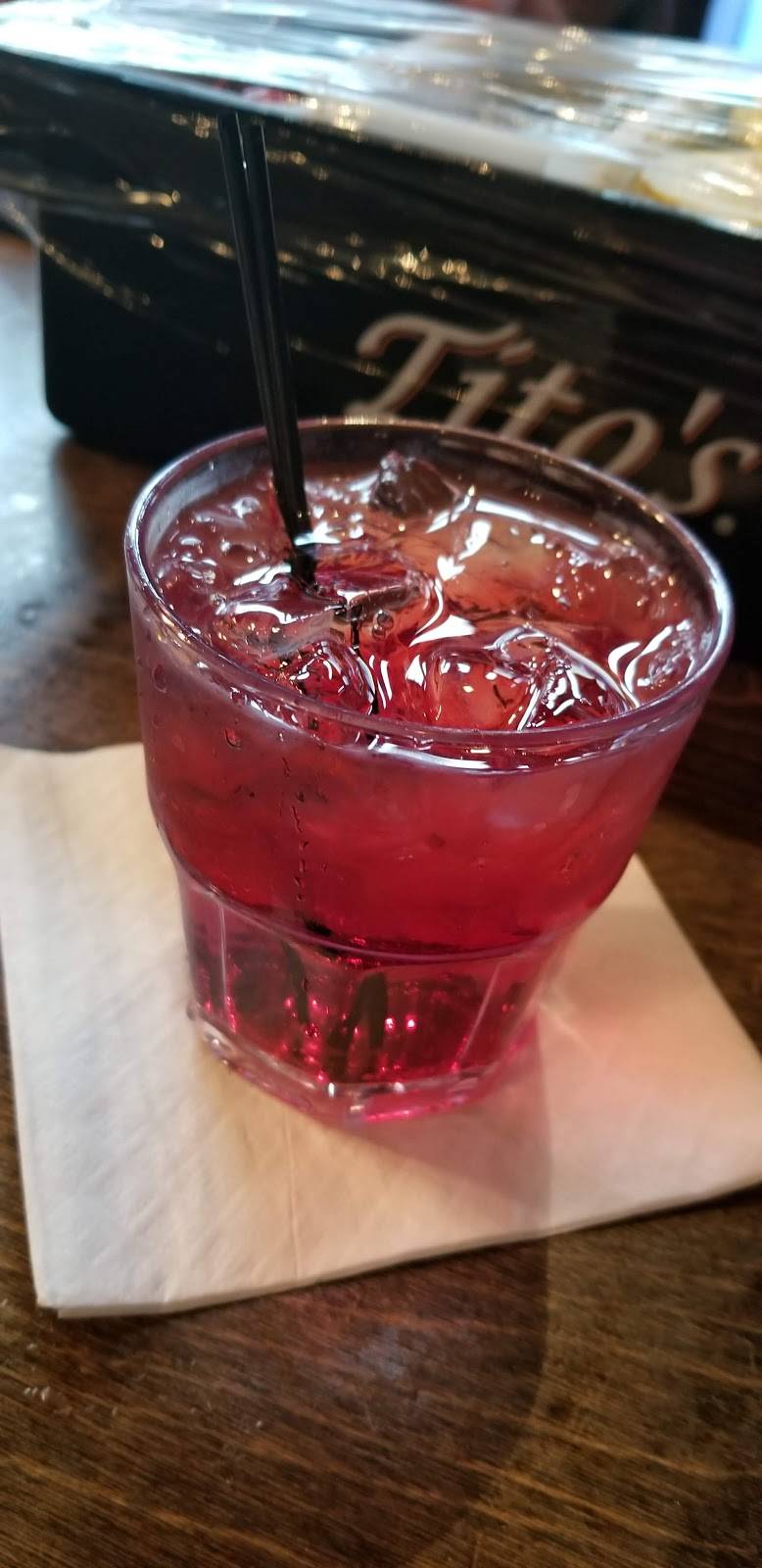 Town Tavern DC | restaurant | 2323 18th St NW, Washington, DC 20009, USA | 2023878696 OR +1 202-387-8696