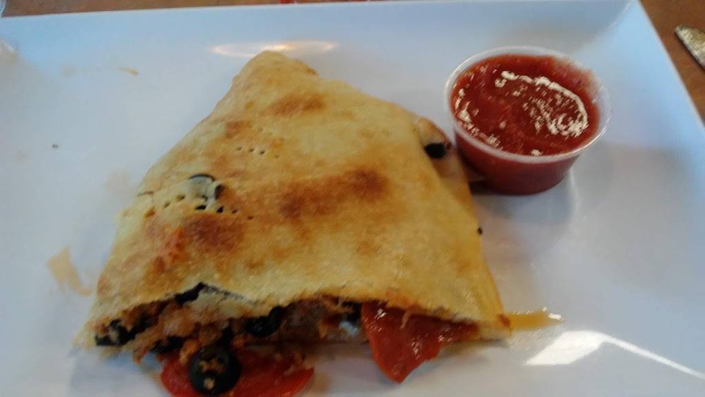 Pizza Classic | restaurant | 180 Genesee St, Utica, NY 13502, USA | 3157353000 OR +1 315-735-3000