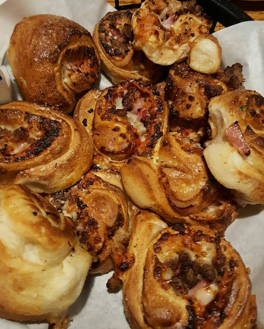 Floridinos Pizza & Pasta | meal takeaway | 50 E Guadalupe Rd #107, Gilbert, AZ 85234, USA | 4805391079 OR +1 480-539-1079