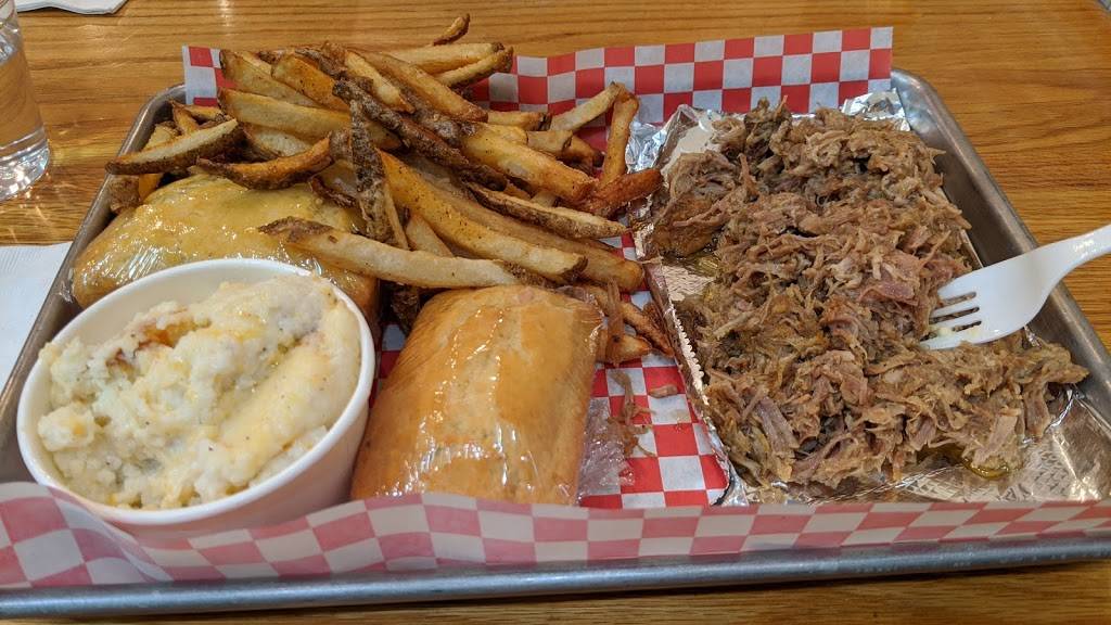 R. A. MacSammys Elbow Room | restaurant | 735 E 48th St, Minneapolis, MN 55417, USA | 6125841593 OR +1 612-584-1593