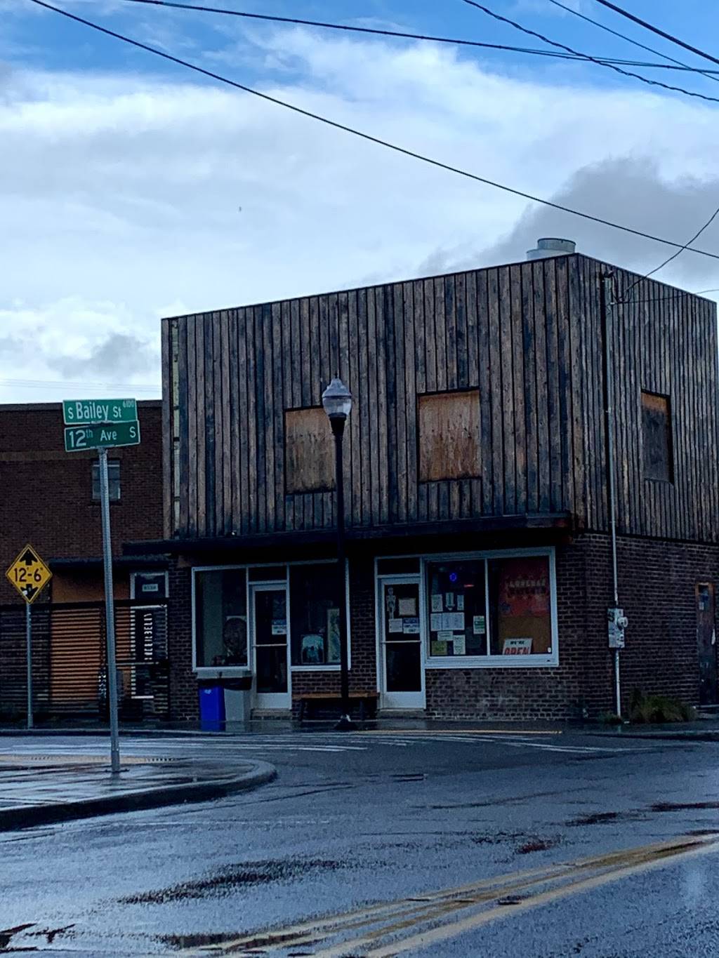 Lorenas Kitchen | restaurant | 6150-6198 12th Ave S, Seattle, WA 98108, USA | 2064604753 OR +1 206-460-4753