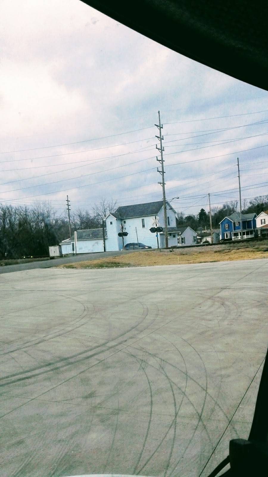 Buds Pub | restaurant | 634 Cochran Ave, Cambridge, OH 43725, USA | 7404395268 OR +1 740-439-5268