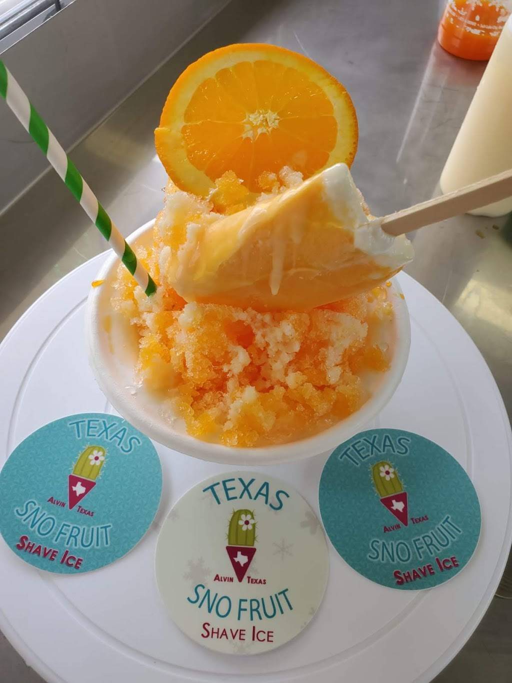Texas Sno Fruit | restaurant | 359 Willis St Scopel Square, Alvin, TX 77511, USA | 8326607554 OR +1 832-660-7554