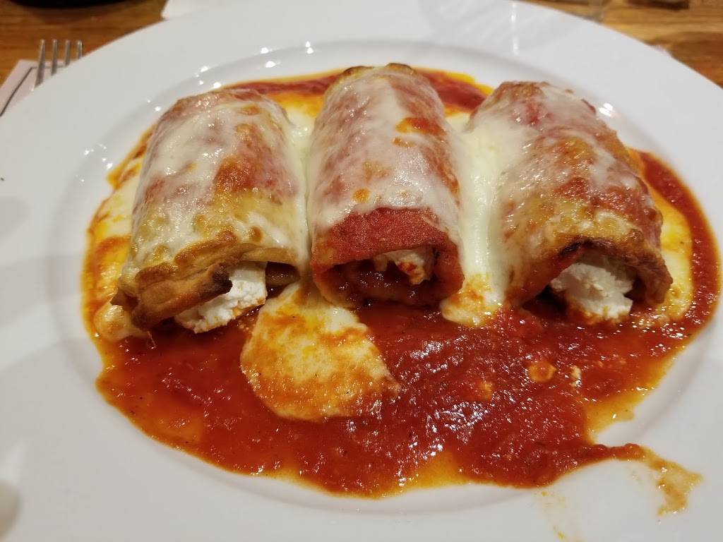 Ginos | restaurant | 3968 Hempstead Bethpage Turnpike, Bethpage, NY 11714, USA | 5165206460 OR +1 516-520-6460