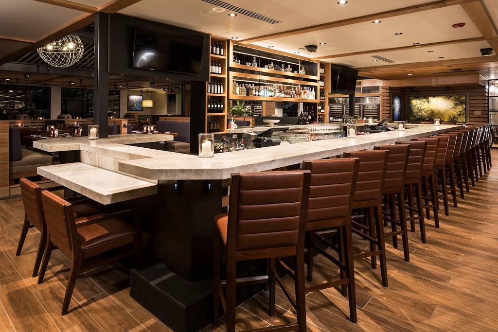 Stoney River Steakhouse and Grill | restaurant | 155 W Big Beaver Rd, Troy, MI 48084, USA | 2489254730 OR +1 248-925-4730