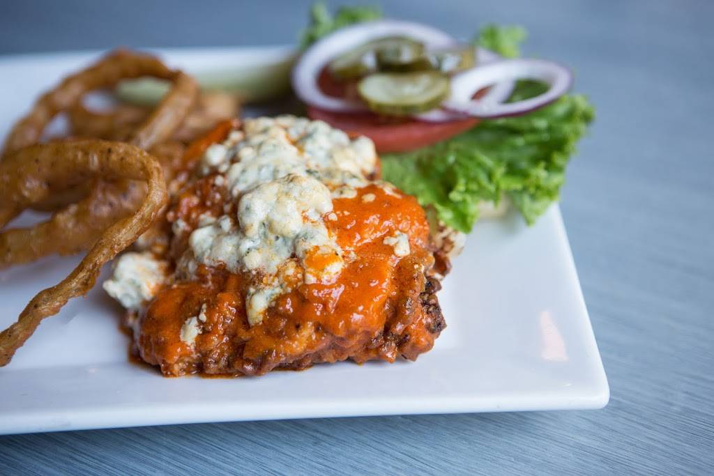 Clutch Kitchen & Pour House | restaurant | 601 S Cedar St, Charlotte, NC 28202, USA | 7043757566 OR +1 704-375-7566