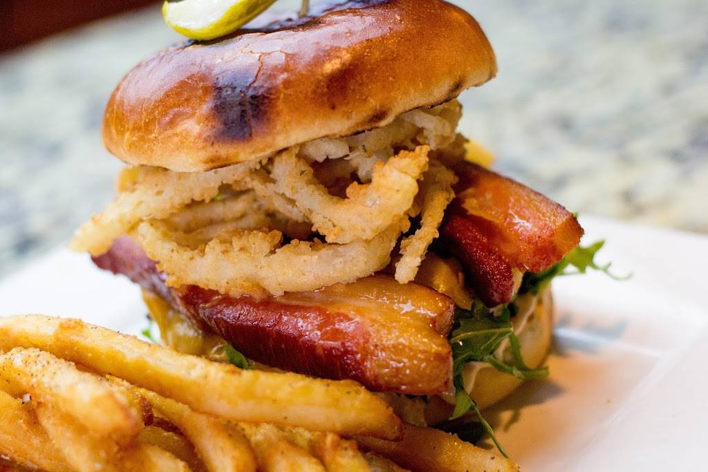 Captain Bills Gulfside Tavern | restaurant | 145 107th Ave, Treasure Island, FL 33706, USA | 7273173940 OR +1 727-317-3940