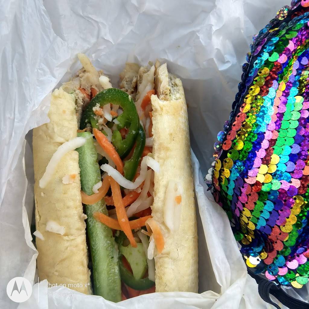 La Baguette | restaurant | 34580 Monterey Ave Unit 106, Palm Desert, CA 92211, USA | 7606205308 OR +1 760-620-5308