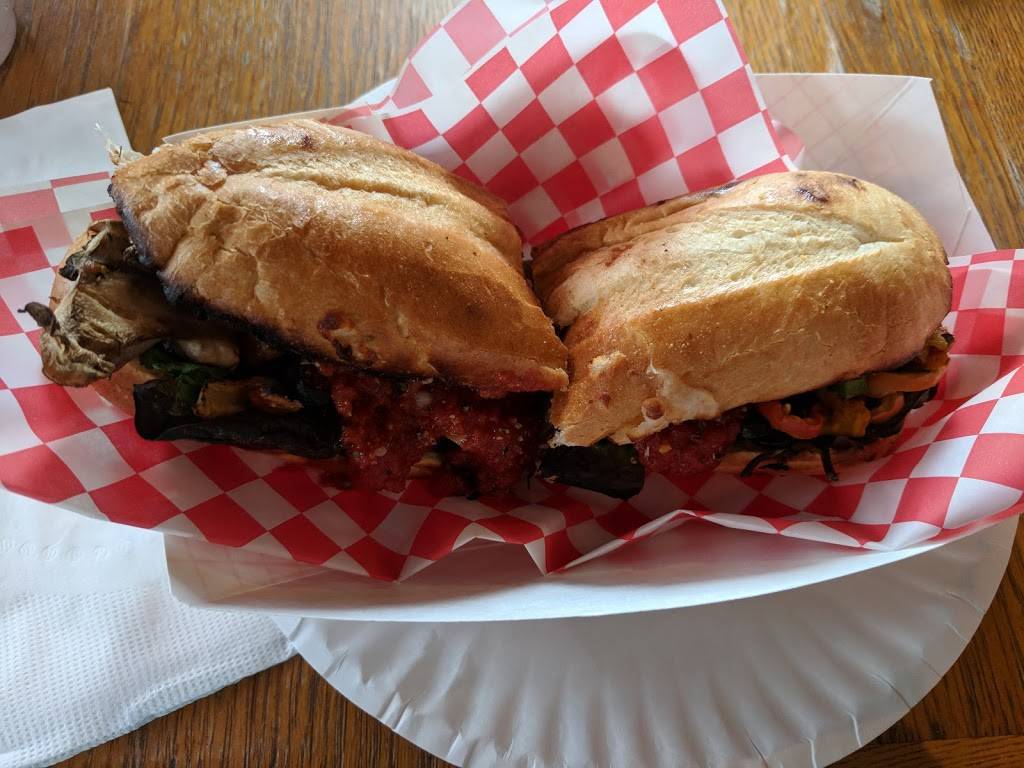 Crooked Crust | restaurant | 101 Ave A, Denton, TX 76201, USA | 9405655999 OR +1 940-565-5999