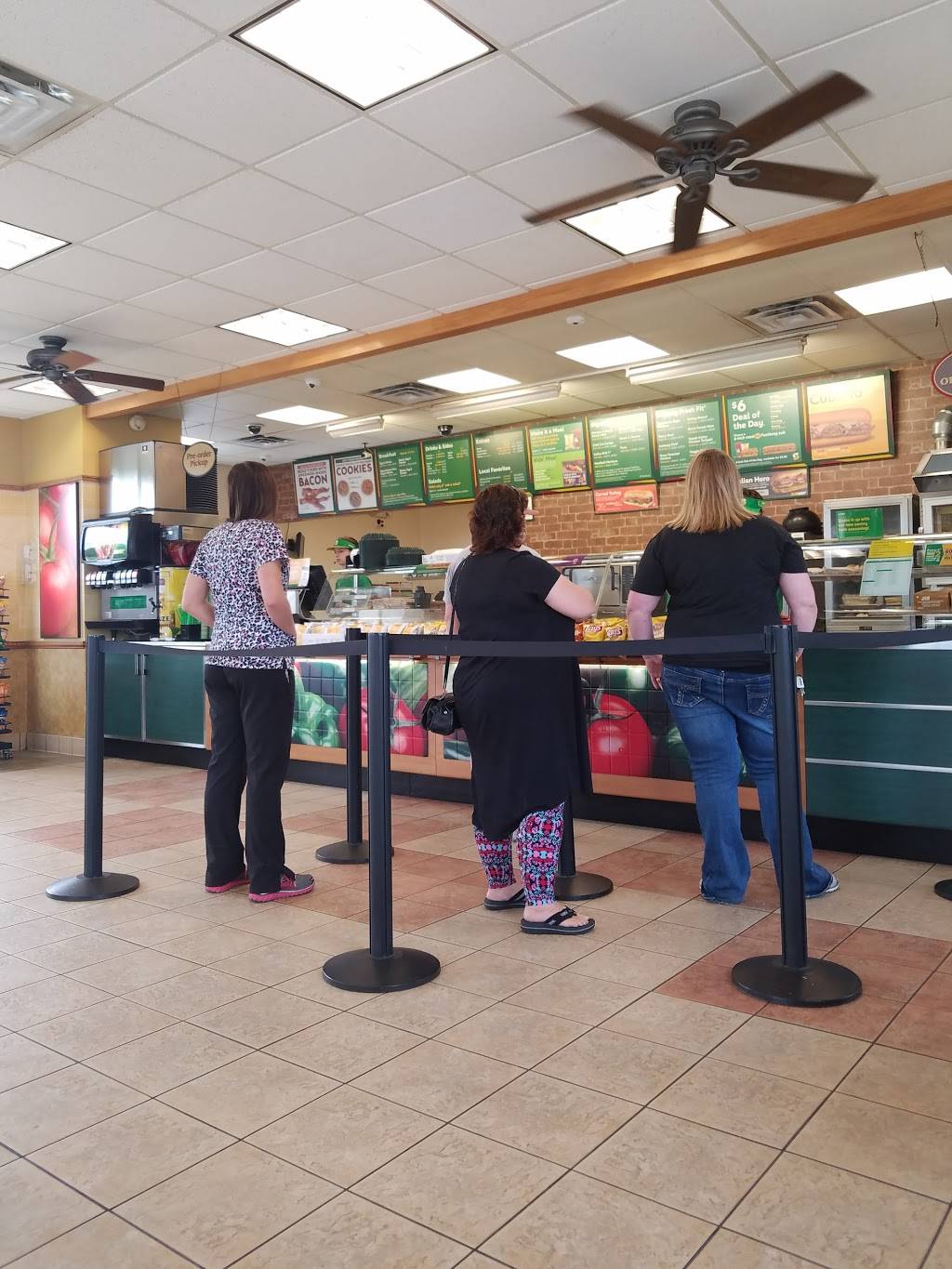 Subway | meal takeaway | 120 Evergreen Dr, Sartell, MN 56377, USA | 3202537500 OR +1 320-253-7500