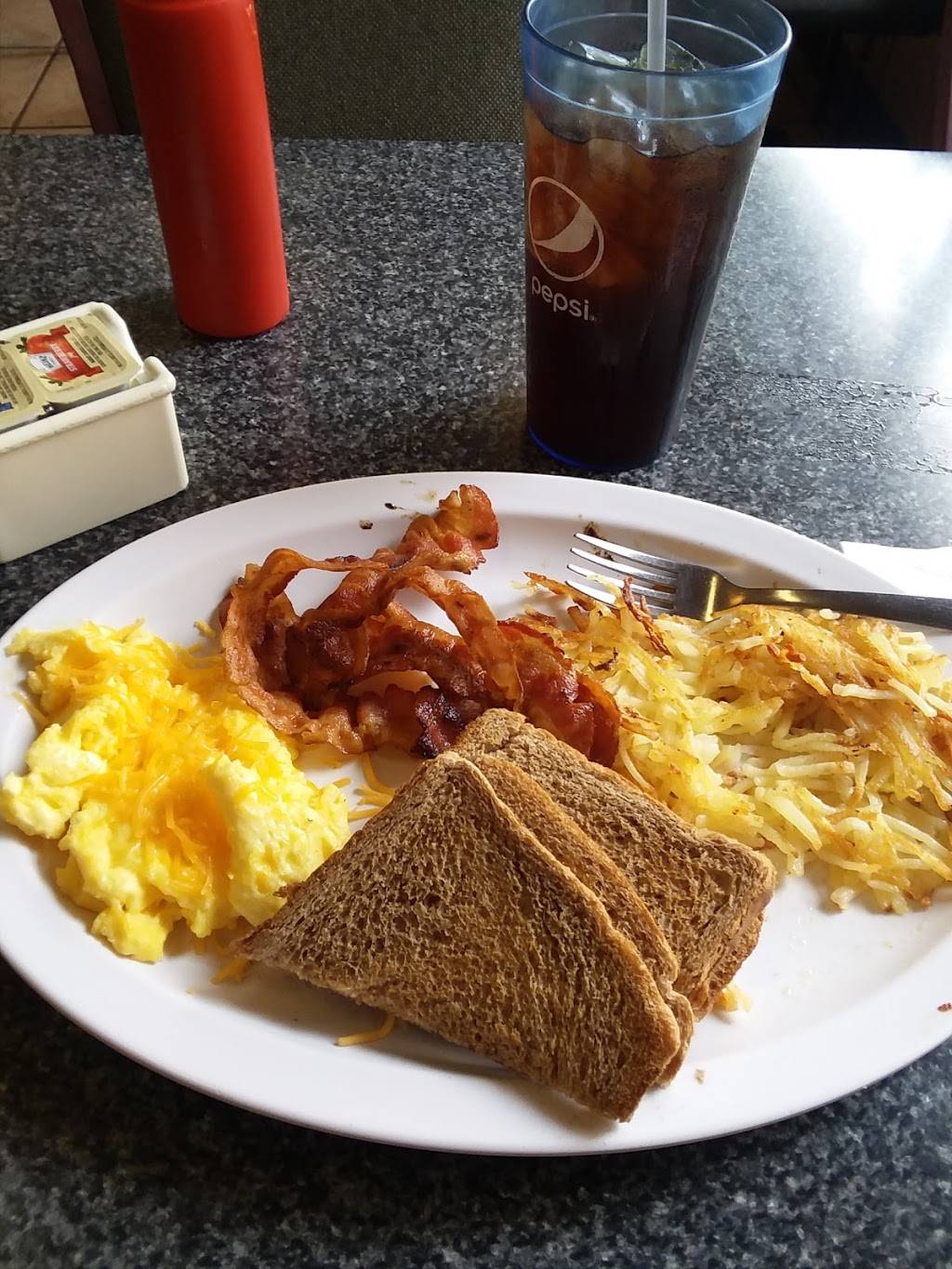 Bridge Street Restaurant | restaurant | 4 Bridge St, Cameron, WV 26033, USA | 3046862111 OR +1 304-686-2111