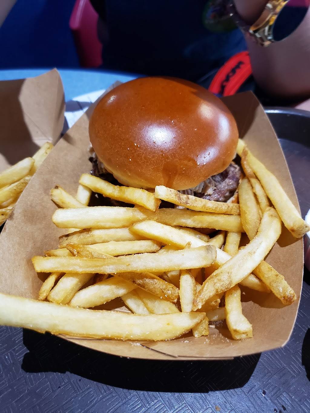 Electric Umbrella | restaurant | 1510 North Avenue of the Stars, Orlando, FL 32830, USA | 4079393463 OR +1 407-939-3463