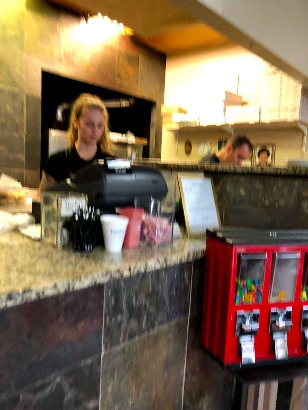 Verona Pizza and Italian Restaurant | restaurant | 5257 33rd St E, Bradenton, FL 34203, USA | 9417537008 OR +1 941-753-7008