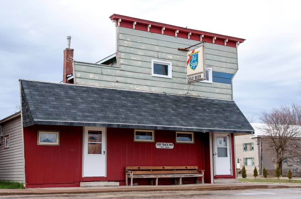 Sidetrack Inn | restaurant | 102 W Railroad St, Apple River, IL 61001, USA | 8155942278 OR +1 815-594-2278