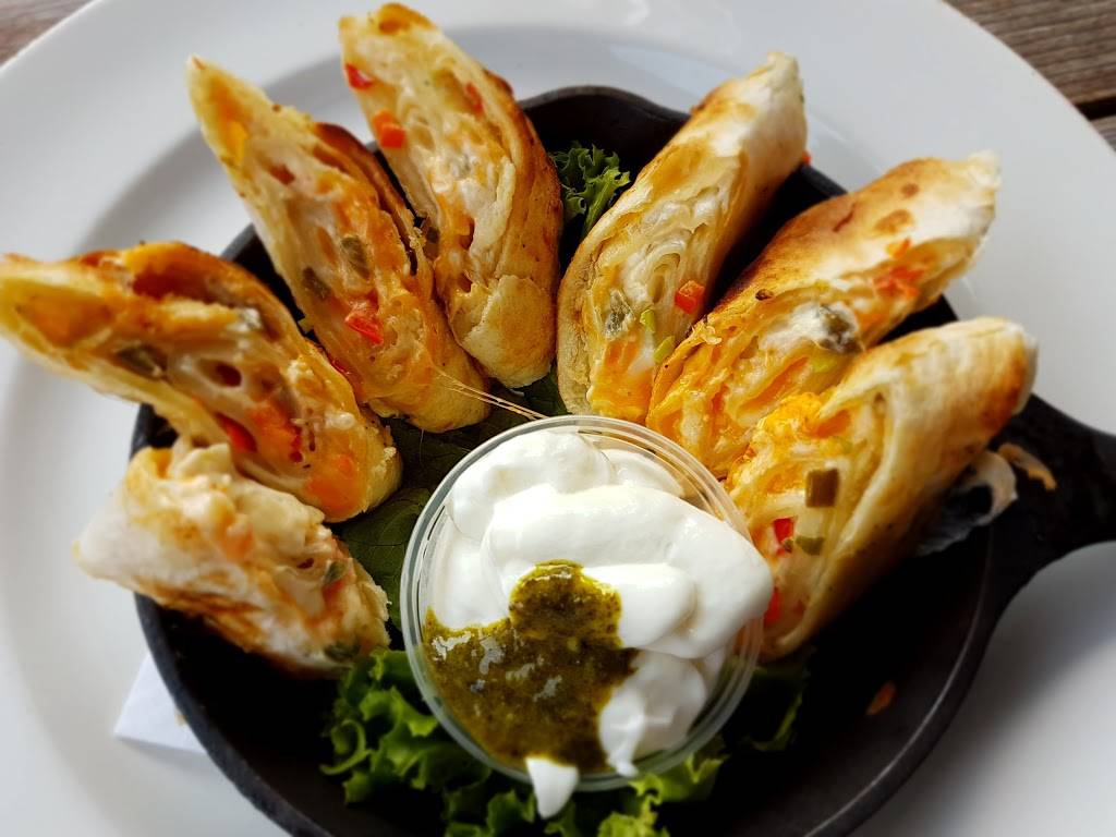 Montanas | restaurant | 66 Barrie View Dr, Barrie, ON L4N 8V4, Canada | 7057263375 OR +1 705-726-3375