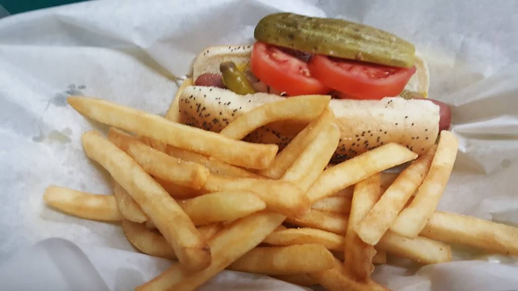 Georges Hot Dogs | meal takeaway | 1876 N Damen Ave, Chicago, IL 60647, USA | 7732274034 OR +1 773-227-4034