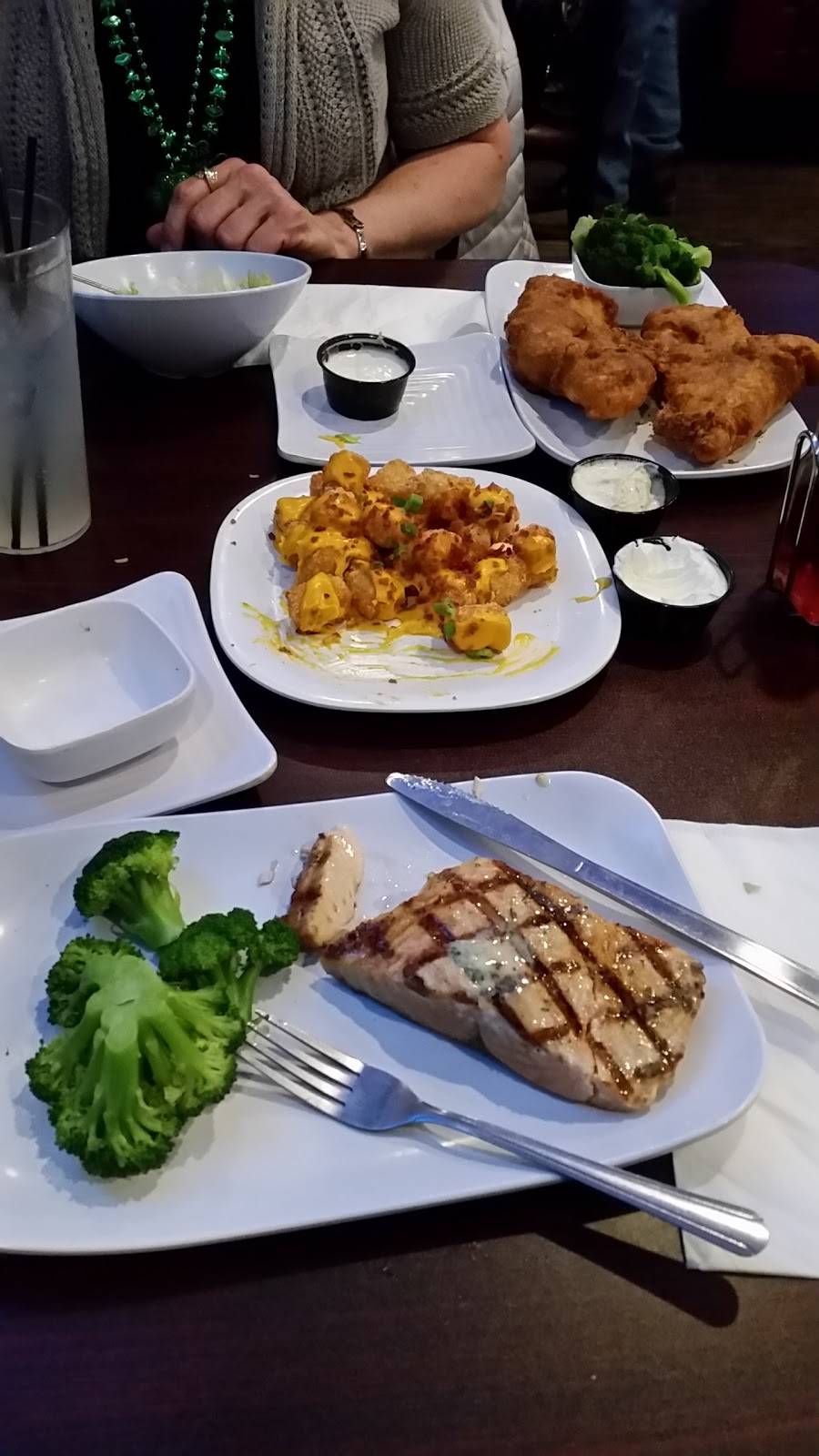 Beer & Belly Sports Grille | restaurant | 158 E Aurora Rd, Northfield, OH 44067, USA | 3307480255 OR +1 330-748-0255