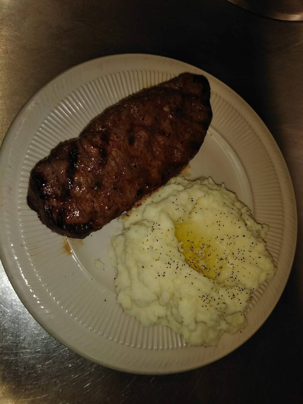 Humptys | restaurant | 10 Rockridge Rd, Englewood, OH 45322, USA | 9378321234 OR +1 937-832-1234